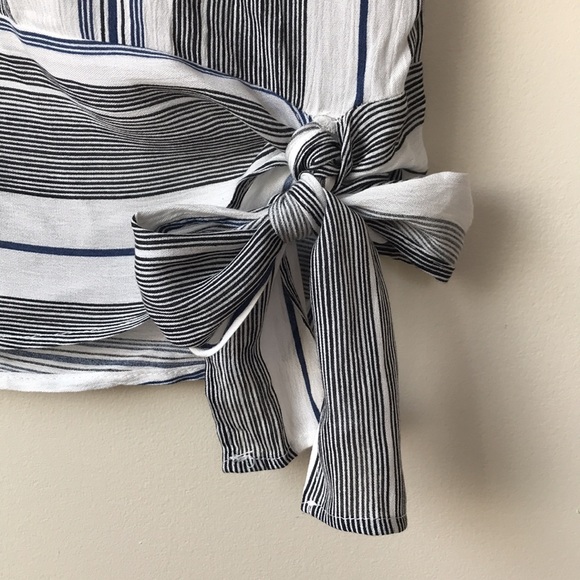 Striped asymmetrical top with side bow detail - Picture 5 of 7